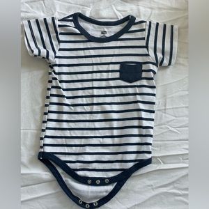 Hudson Baby 24M Boys Blue and White Stripe w Blue Pocket Onesise